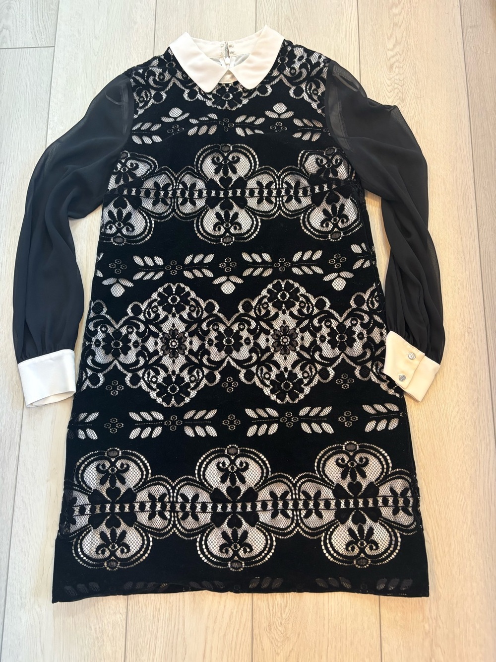 CeCe Black Lace Shift Dress with White Collar & Cuffs — Size 6